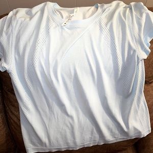 Lululemon Train to be short sleeve size 12, pale blue